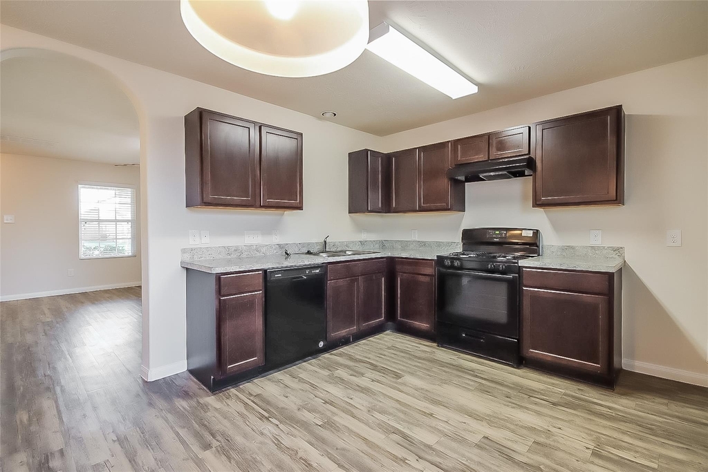 24238 Ravenna Oaks Court - Photo 3