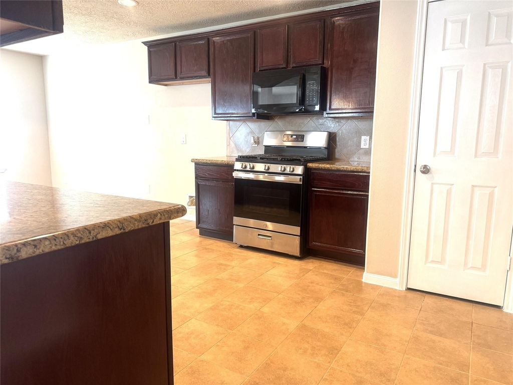 2231 Tandy Park Way - Photo 8