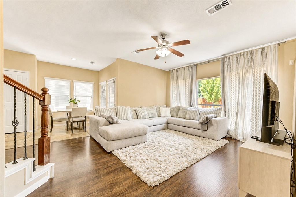 6315 Linfield Bluff Lane - Photo 10
