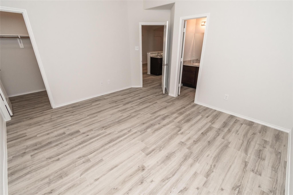 24414 Borelli Drive - Photo 6