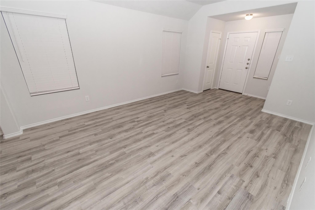 24414 Borelli Drive - Photo 7