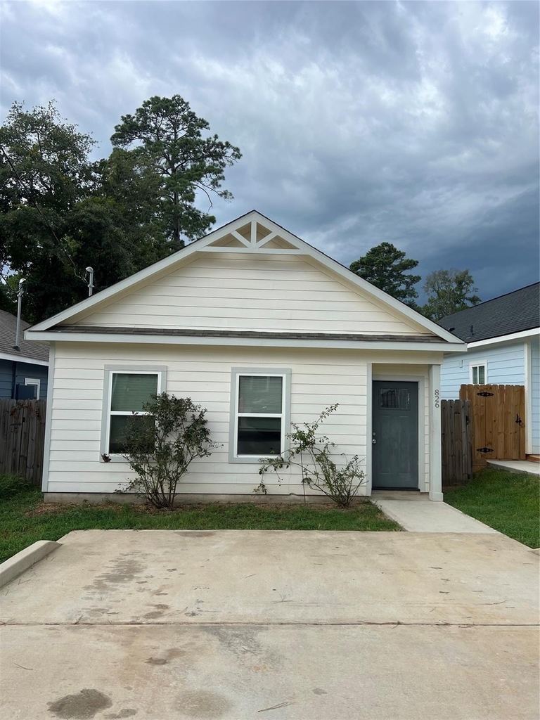 826 Omeara - Photo 1
