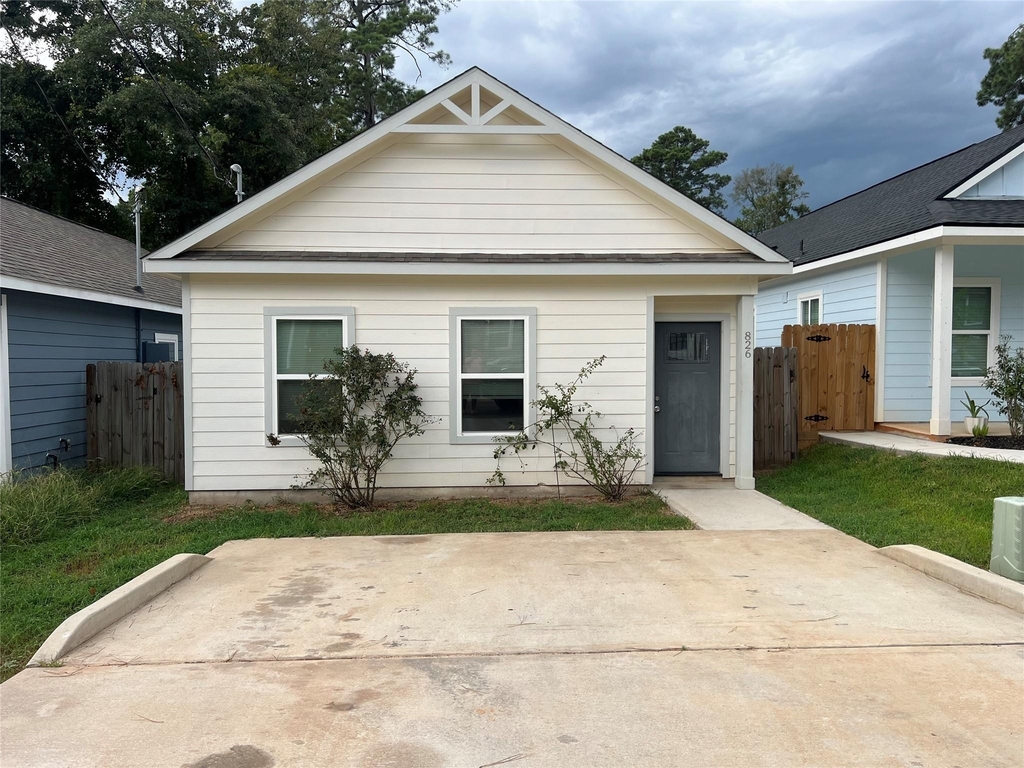 826 Omeara - Photo 0