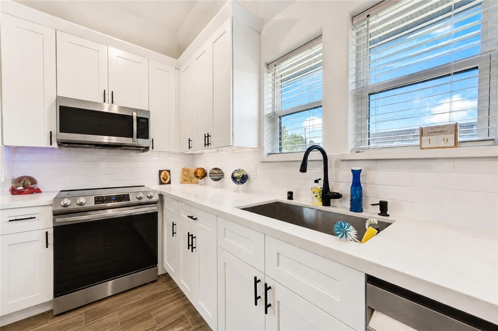 7610 Avenue G - Photo 16