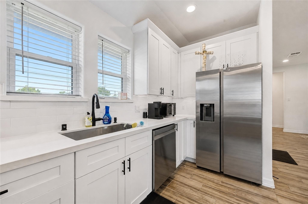 7610 Avenue G - Photo 18