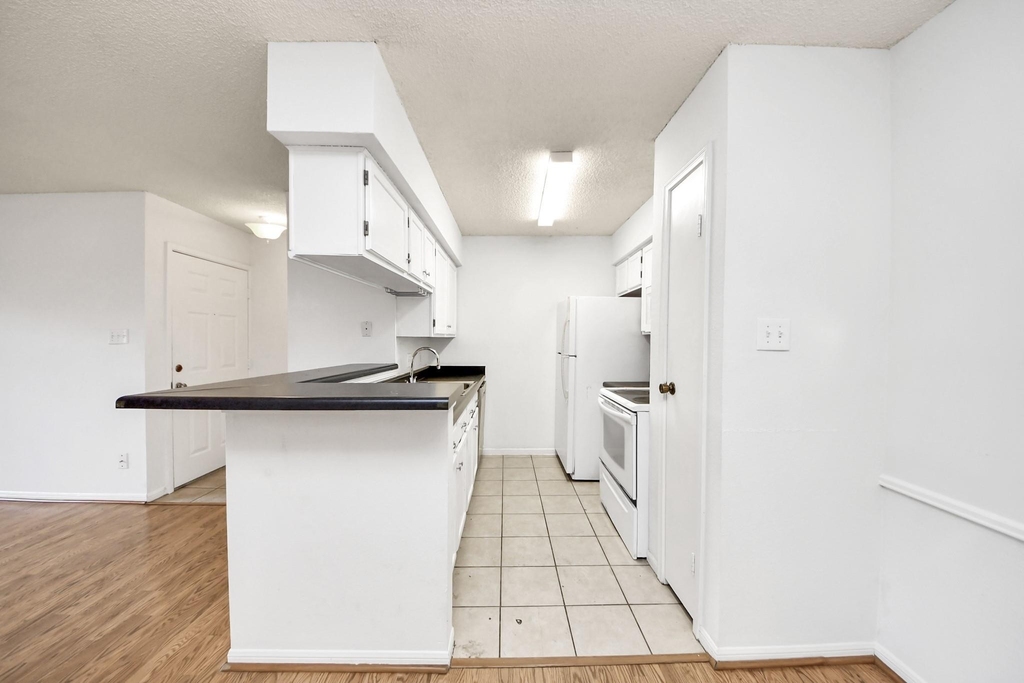 2120 El Paseo Street - Photo 17