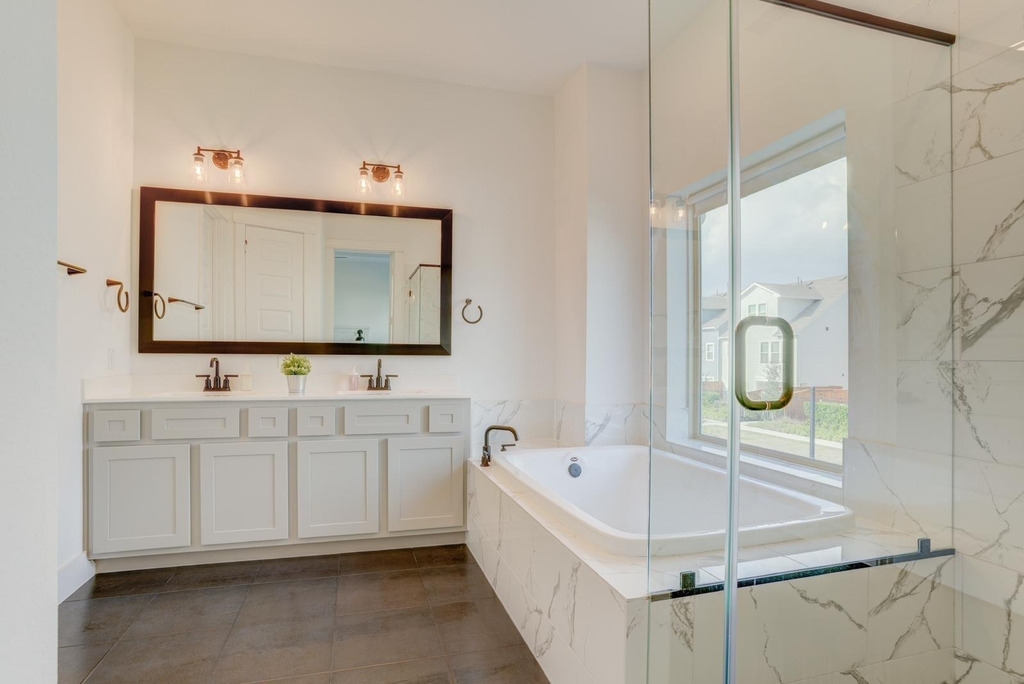 10920 Keaton Landing Drive - Photo 4
