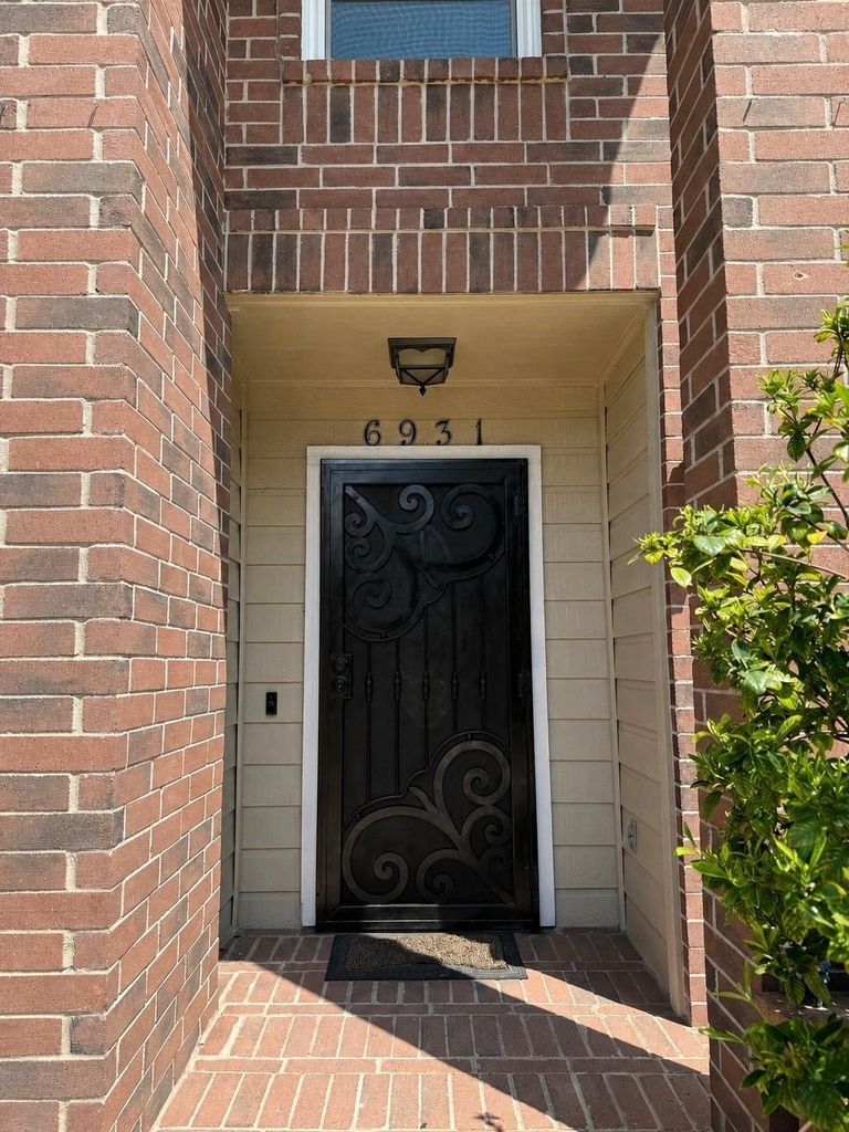 6931 Echo Pines Drive - Photo 1