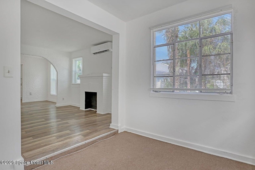 658 Young Street - Photo 16
