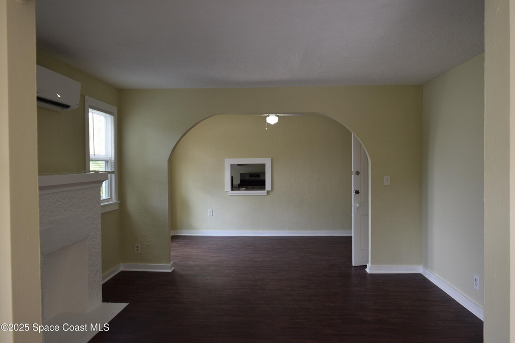 658 Young Street - Photo 5