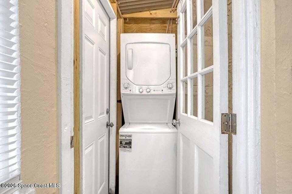 658 Young Street - Photo 14