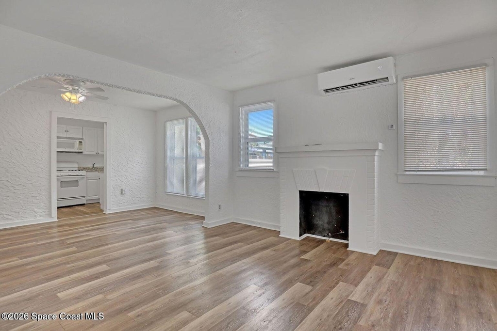 658 Young Street - Photo 12