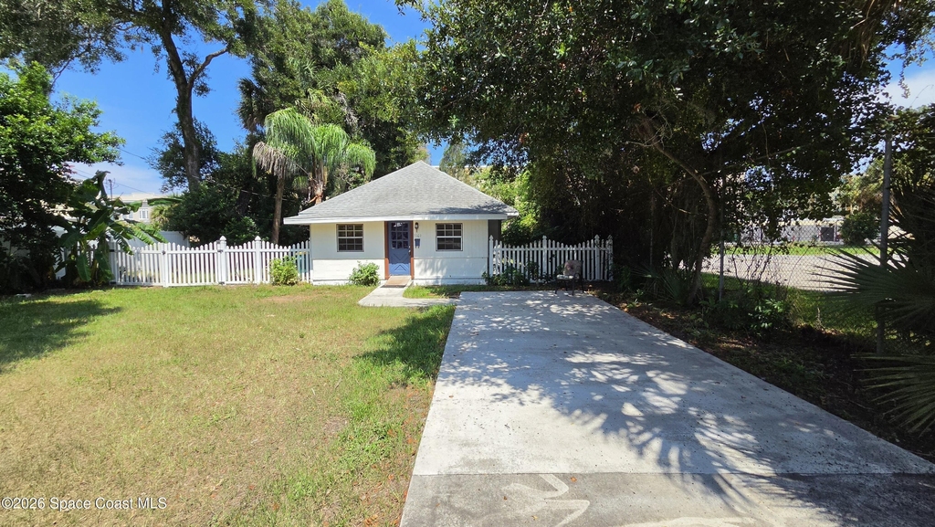 2101 Hallwood Place - Photo 1