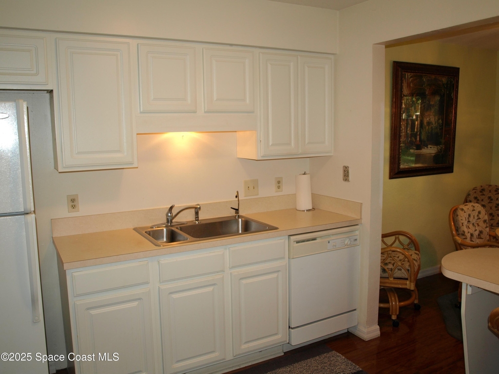 9015 Manchester Lane - Photo 10