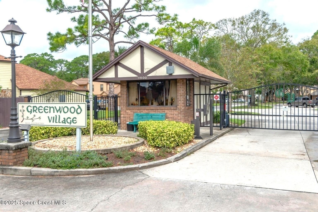 9015 Manchester Lane - Photo 3