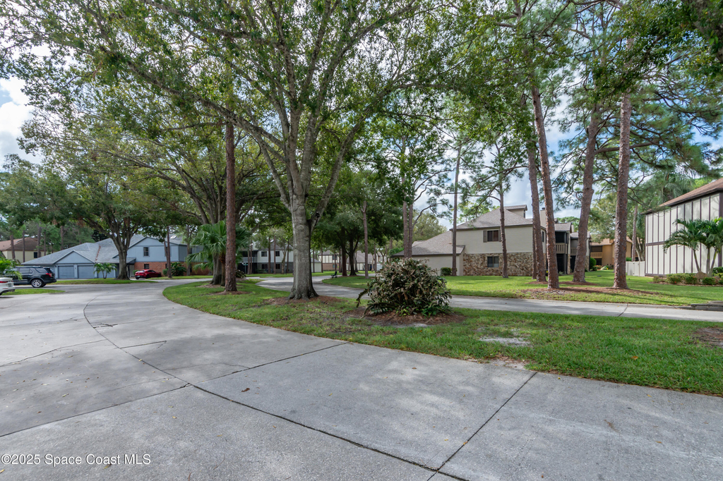 9015 Manchester Lane - Photo 28