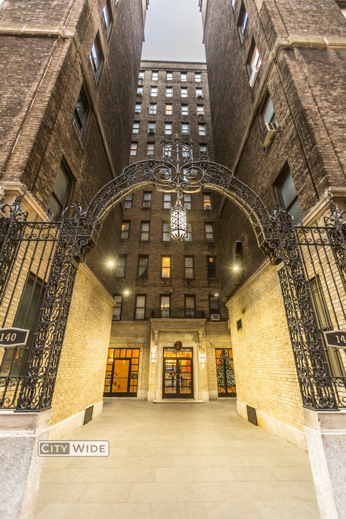 140 East 46th Street - Photo 5