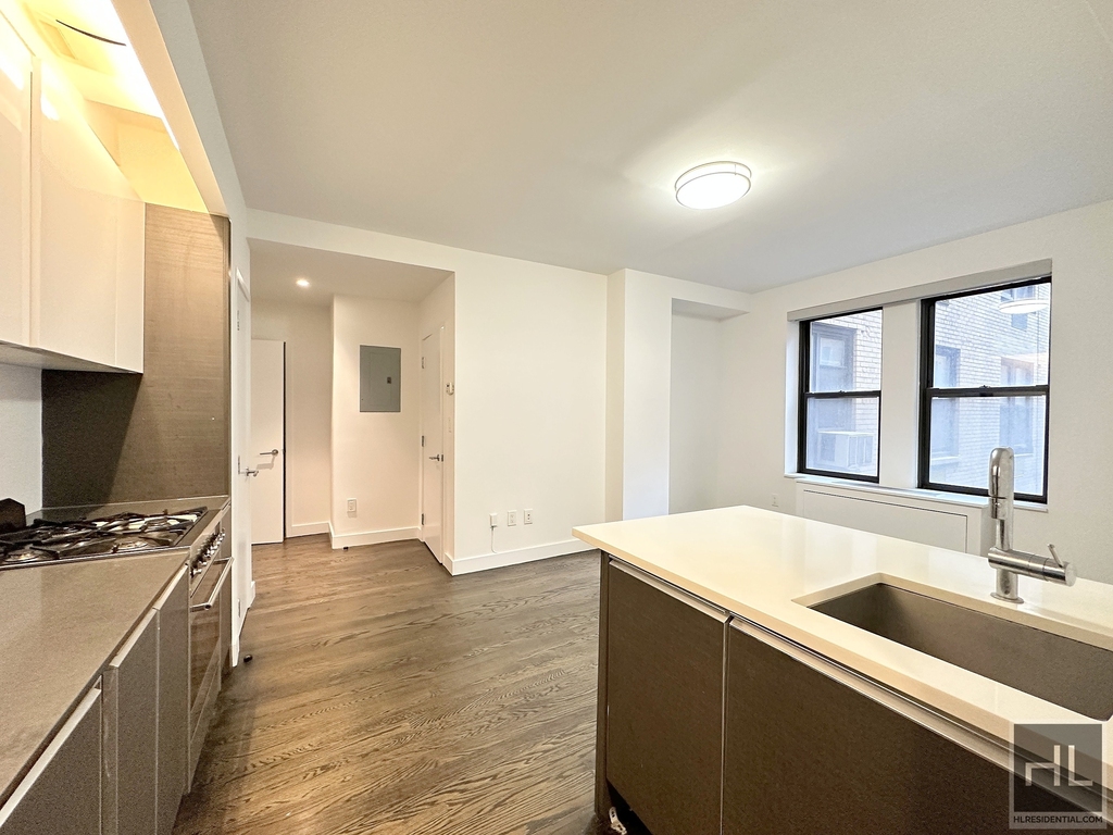 West End Avenue - Photo 4