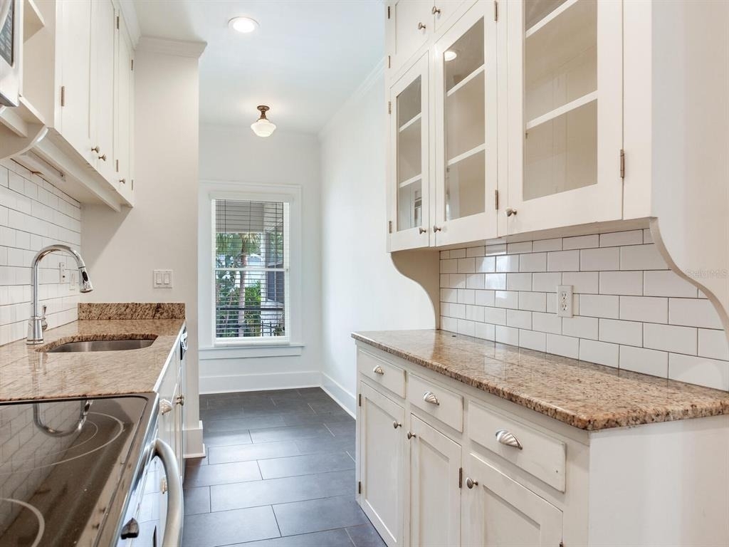 2114 W Dekle Avenue - Photo 4