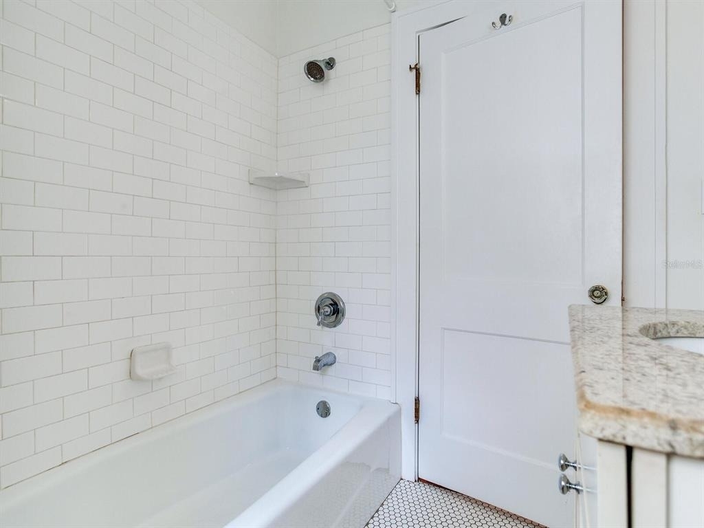 2114 W Dekle Avenue - Photo 20