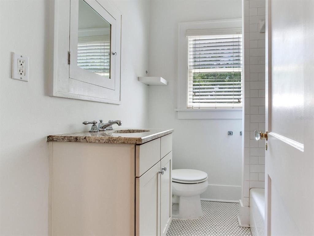 2114 W Dekle Avenue - Photo 19