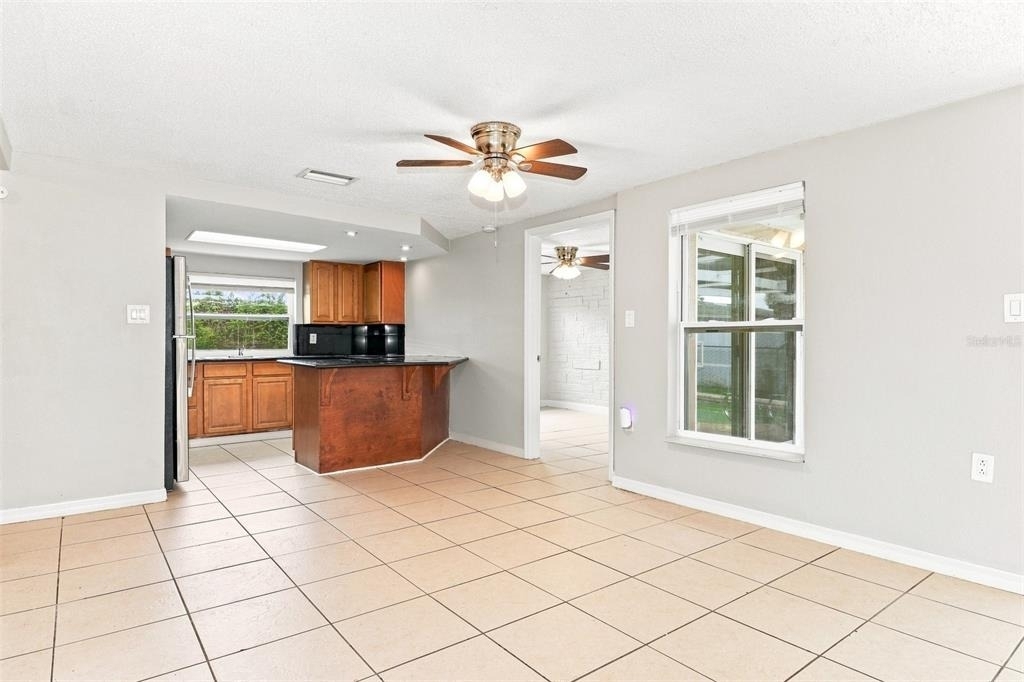 7235 Westwind Drive - Photo 2