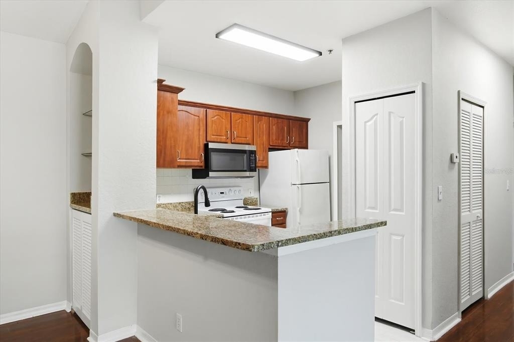 5703 Legacy Crescent Place - Photo 6