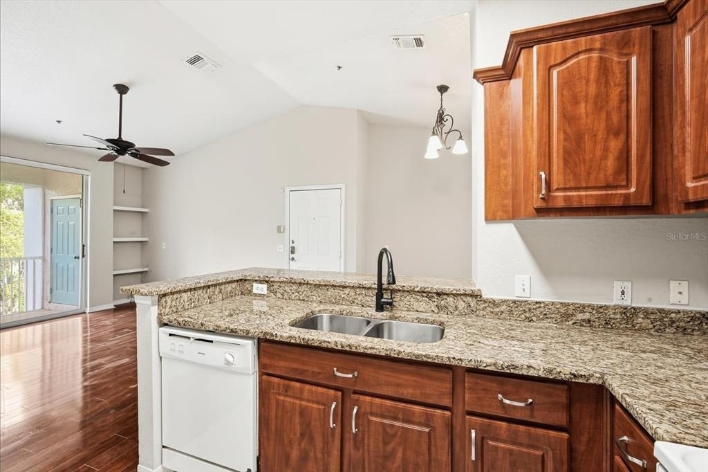 5703 Legacy Crescent Place - Photo 8