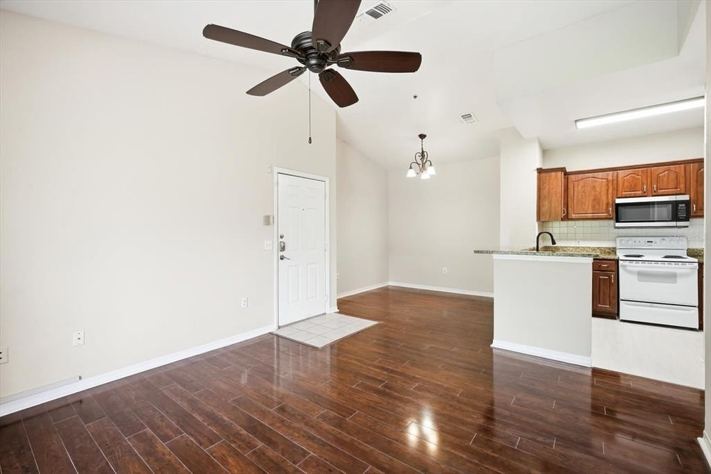 5703 Legacy Crescent Place - Photo 4