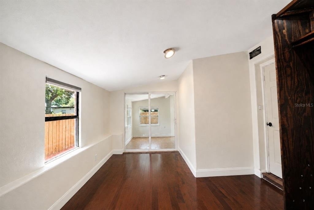 520 83rd Avenue N - Photo 23