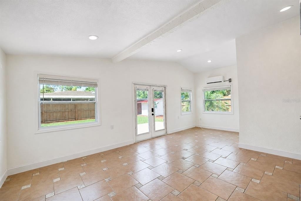 520 83rd Avenue N - Photo 25