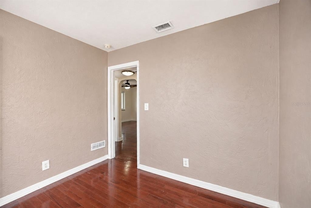 520 83rd Avenue N - Photo 17
