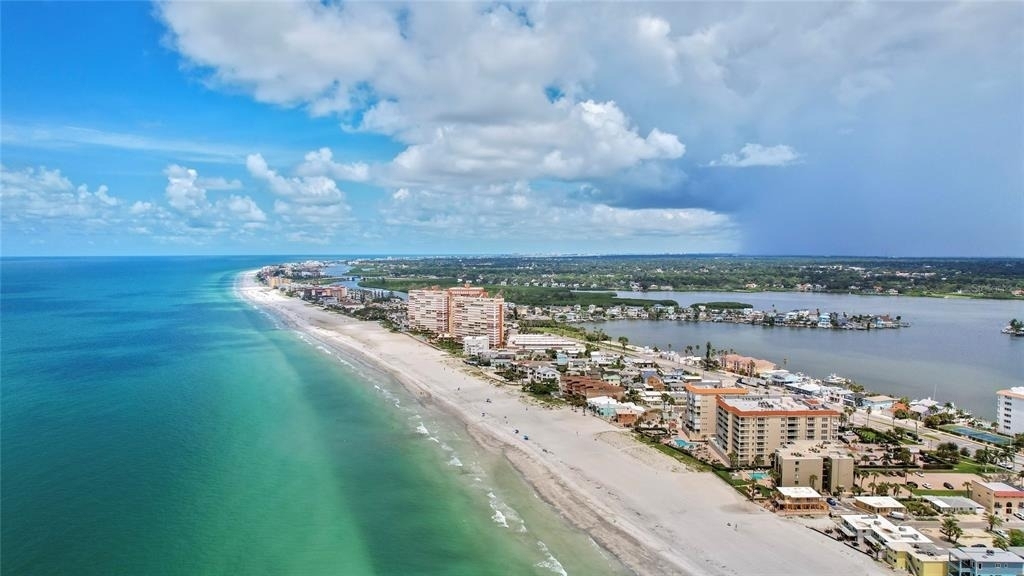 17580 Gulf Boulevard - Photo 3