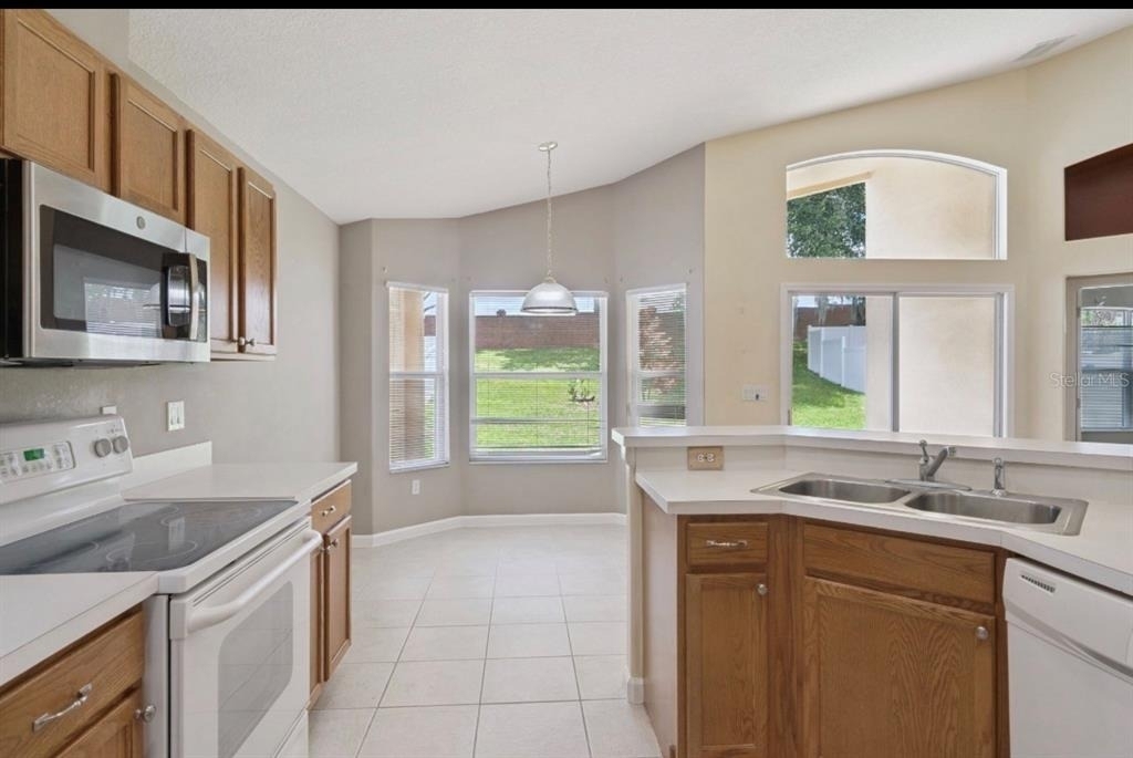 15723 Markham Drive - Photo 7