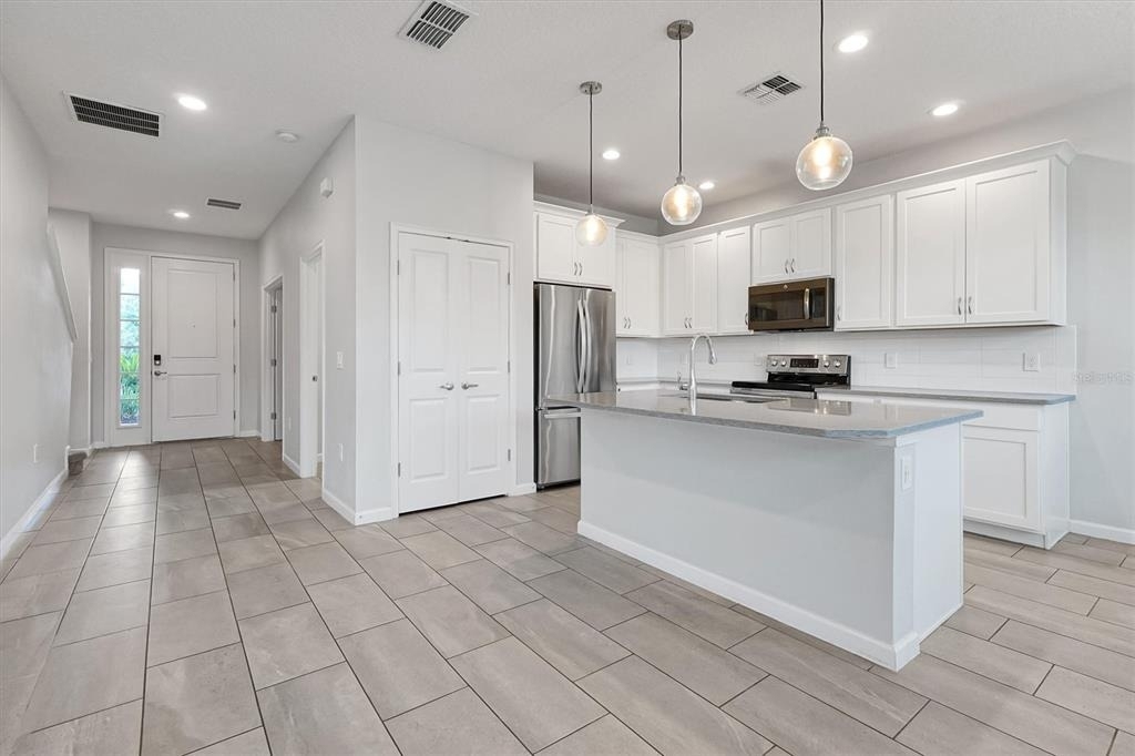 1121 Hendon Loop - Photo 7