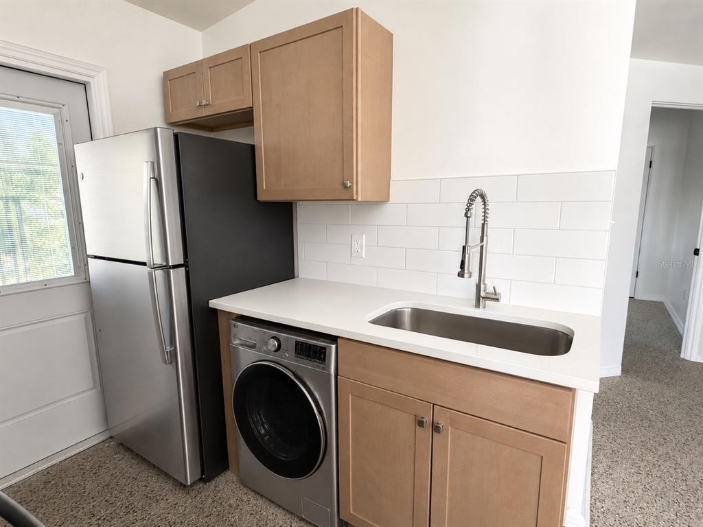 1607 Dauphin Lane - Photo 4