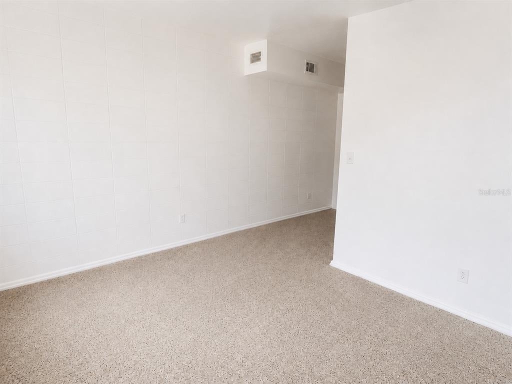1605 Dauphin Lane - Photo 2