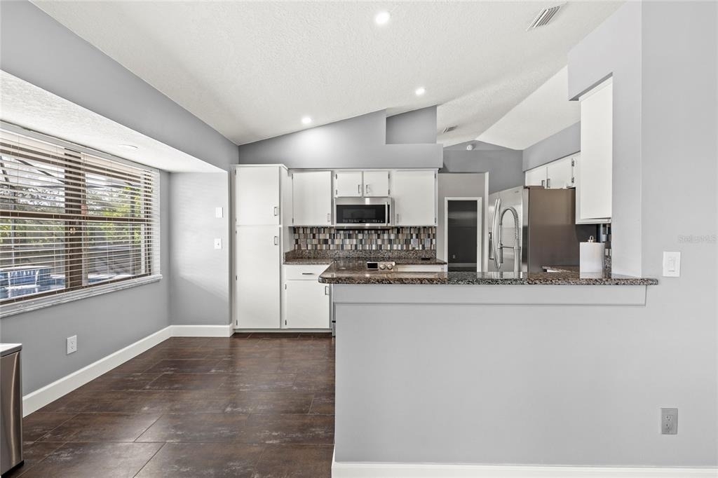 9508 Pine Terrace Court - Photo 8
