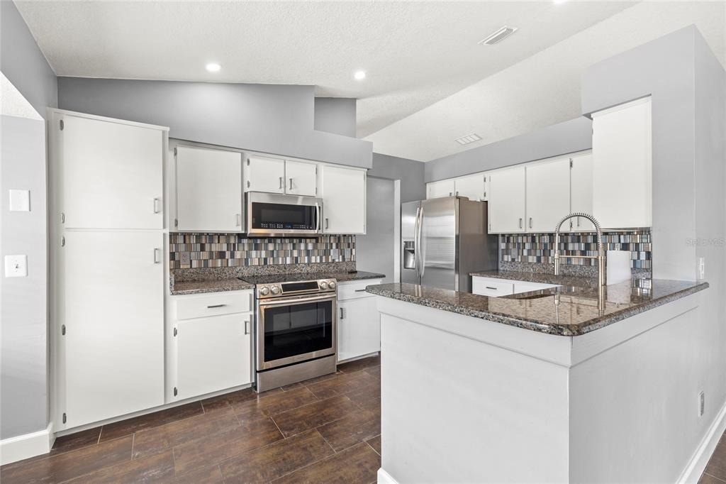 9508 Pine Terrace Court - Photo 9