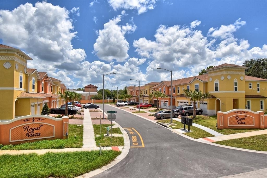 2060 Royal Vista Court - Photo 2