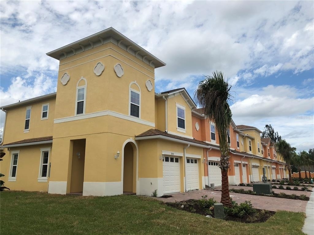 2060 Royal Vista Court - Photo 1