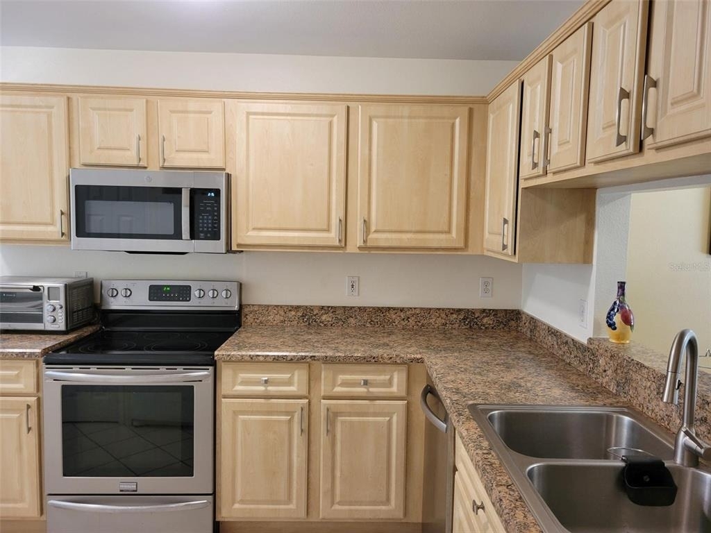 2160 Addison Avenue - Photo 6