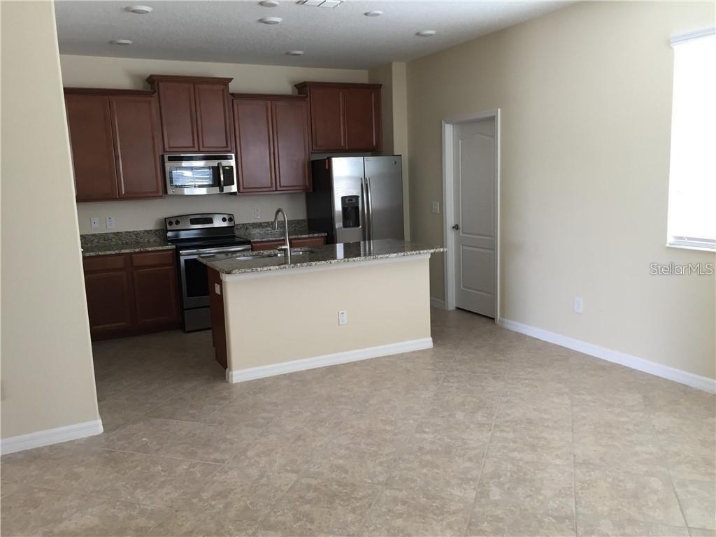 13048 Garridan Avenue - Photo 4