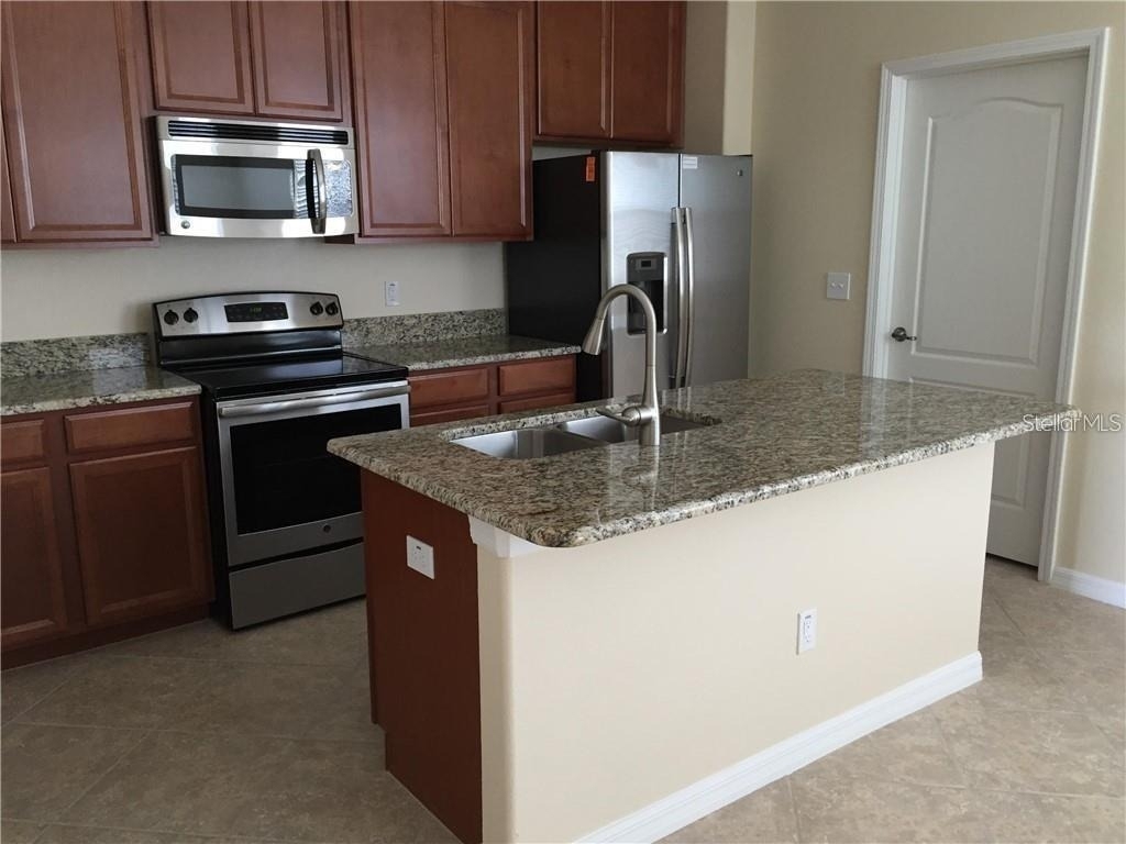 13048 Garridan Avenue - Photo 5