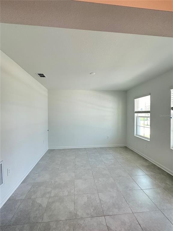 4039 Ambrose Avenue - Photo 3