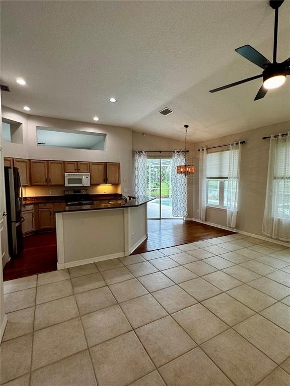 2001 Park Forest Boulevard - Photo 5