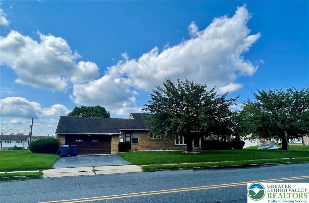 1830 Laubach Avenue - Photo 2