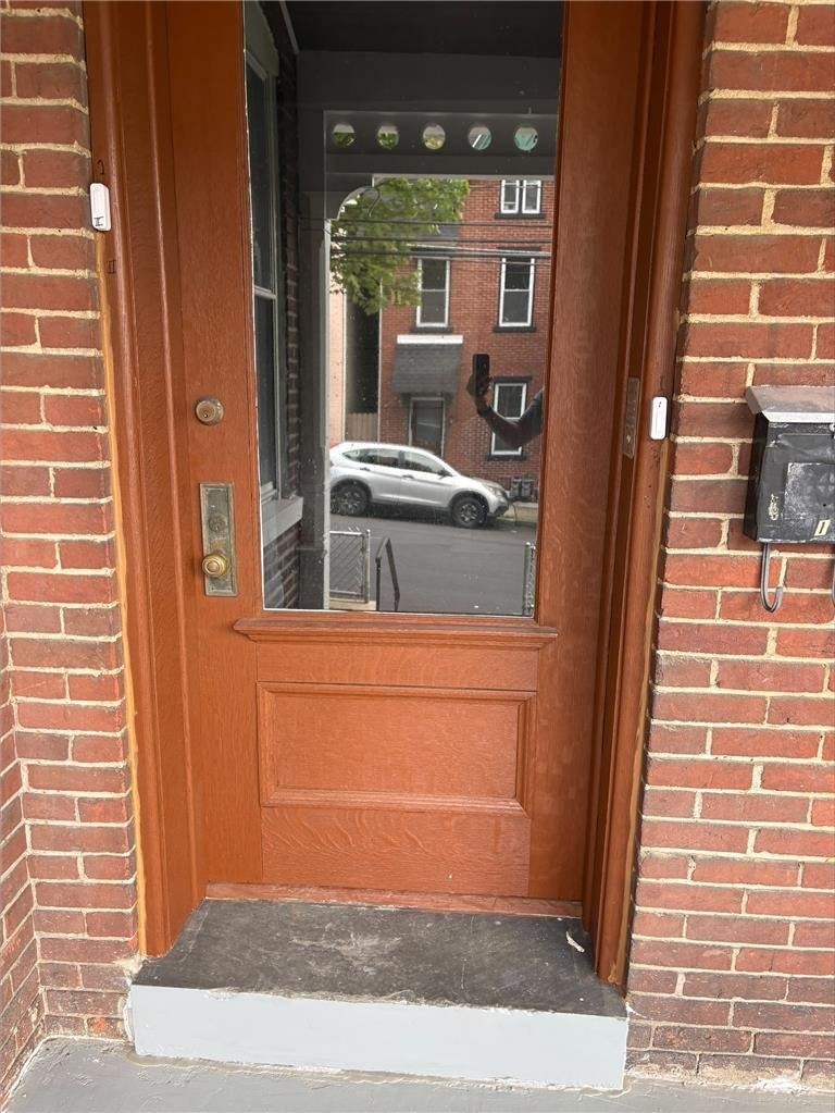 419 W 4th Street - Photo 2