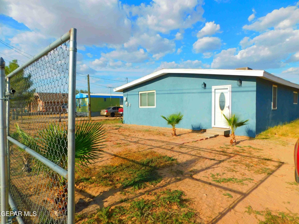 712 Ascencion Street - Photo 0