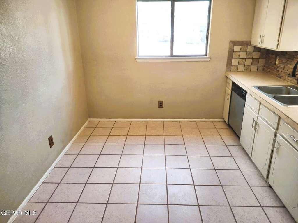 725 Arredondo Drive - Photo 8